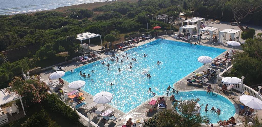 Domizia Palace Hotel Бая Домиция Екстериор снимка
