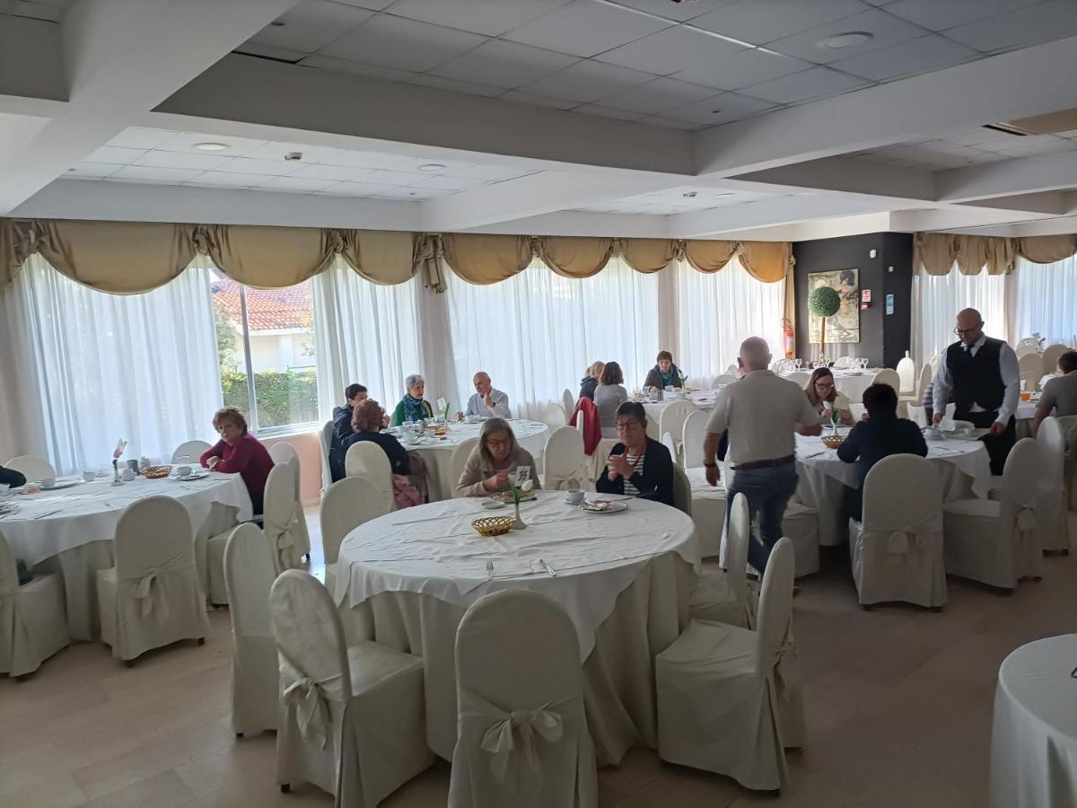 Domizia Palace Hotel Бая Домиция Екстериор снимка