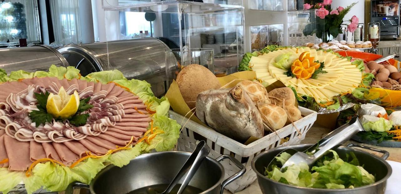 Domizia Palace Hotel Бая Домиция Екстериор снимка